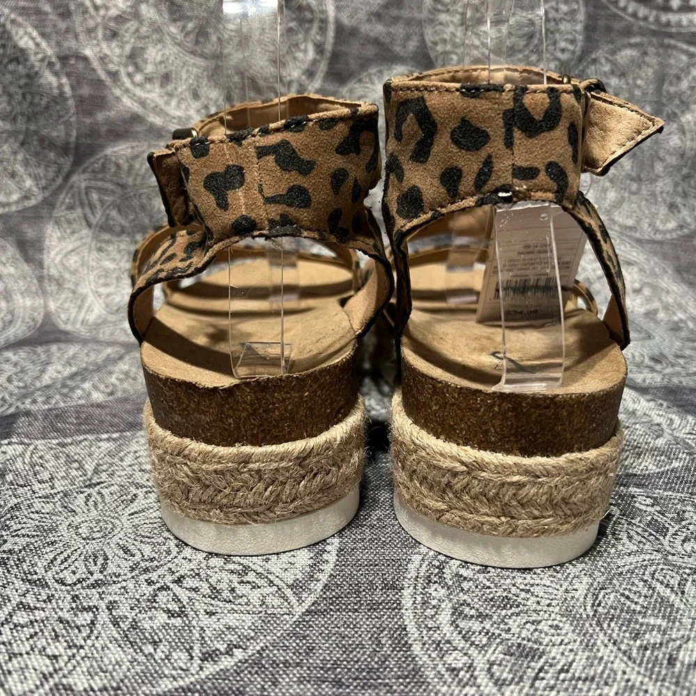 Universal Thread Tan Leopard Espadrille Sandals